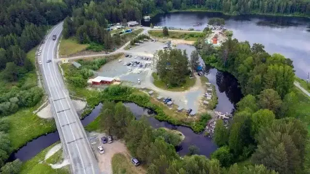 У Водопада